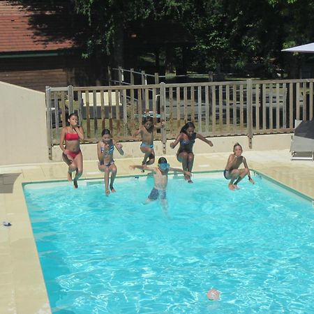 Camping Les Etoiles Saint-Sornin-Lavolps Extérieur photo