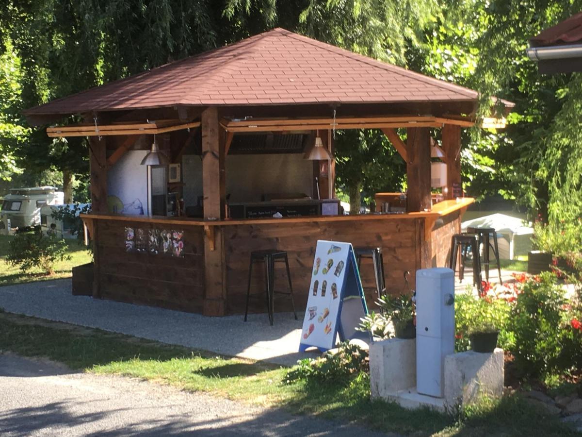 Camping Les Etoiles Saint-Sornin-Lavolps Extérieur photo