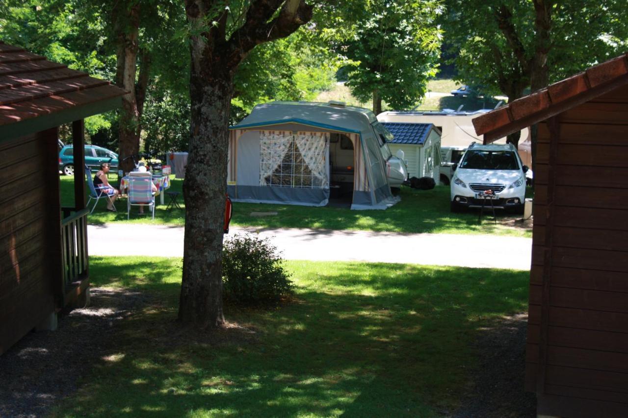 Camping Les Etoiles Saint-Sornin-Lavolps Extérieur photo