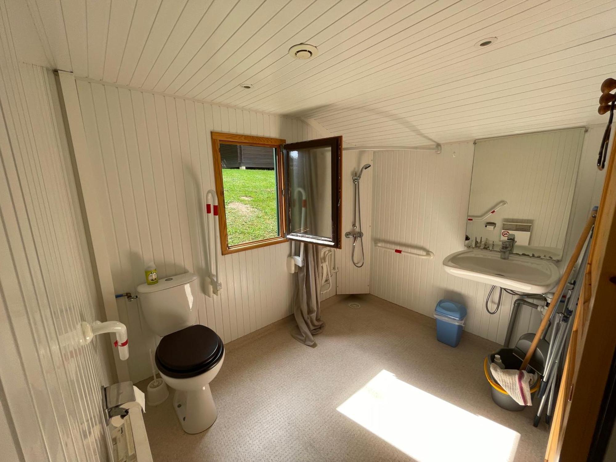 Camping Les Etoiles Saint-Sornin-Lavolps Extérieur photo