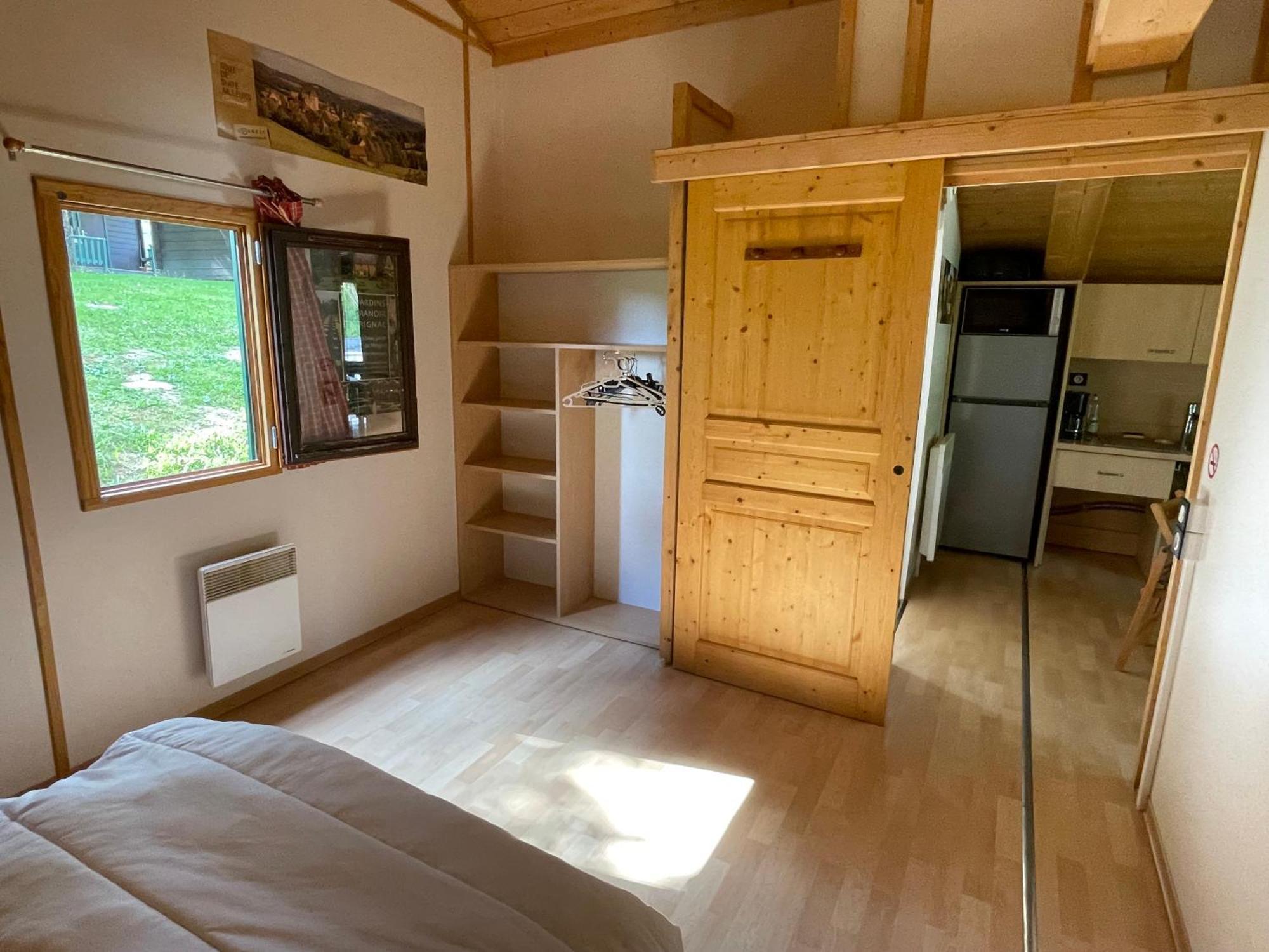 Camping Les Etoiles Saint-Sornin-Lavolps Extérieur photo