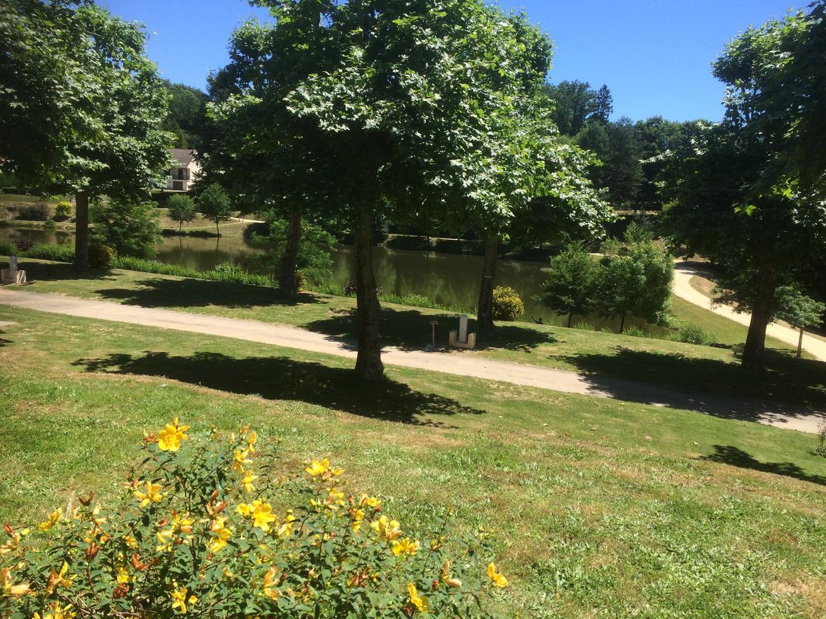 Camping Les Etoiles Saint-Sornin-Lavolps Extérieur photo