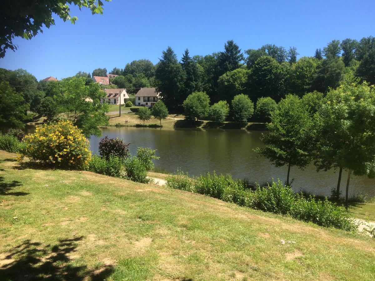 Camping Les Etoiles Saint-Sornin-Lavolps Extérieur photo